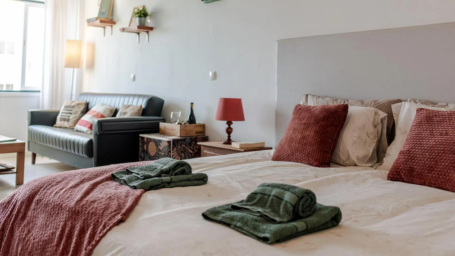 Seaview Ensuite Rooms In Sagres Centre - Casa Maluka Portugal